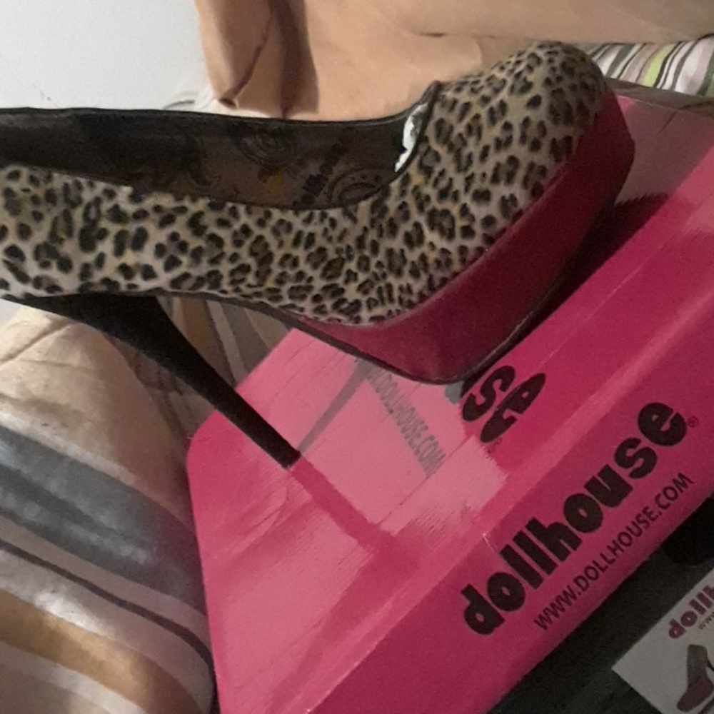 Women's high heels shoes